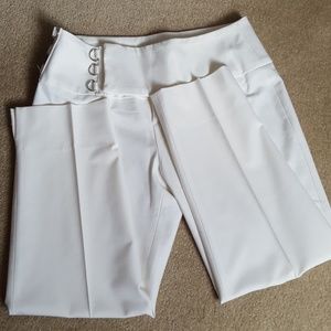 Solange White Capri Pant